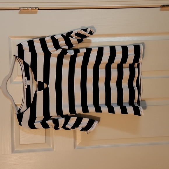 White House Black Market metal detail tee - Picture 3 of 5